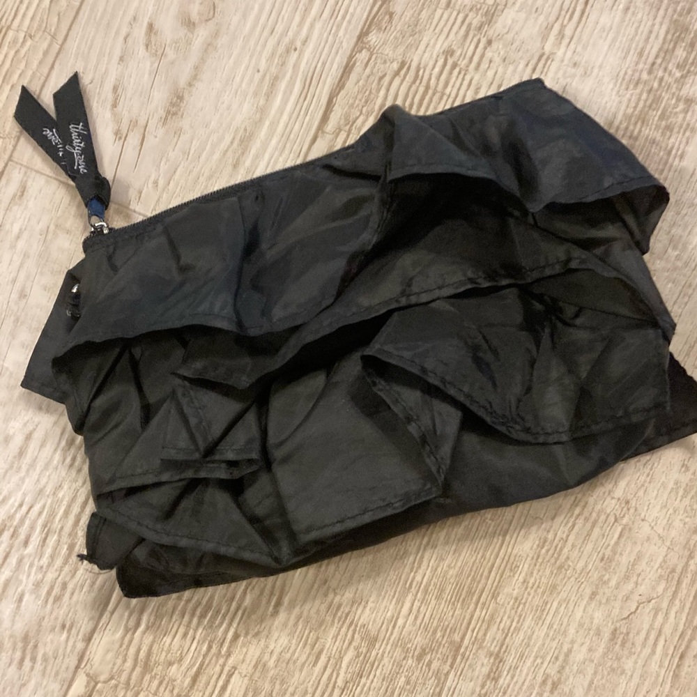 Thirty-One Ruffled Pouch - Picture 1 of 2